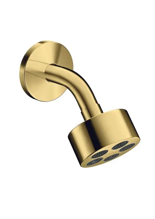 Goldfarbene Kopfbrause mit Brausearm, montiert an einer Wand. Das Produkt zeigt das Design von AXOR. Vier Düsen sind sichtbar, die die Wasserverteilung unterstützen.